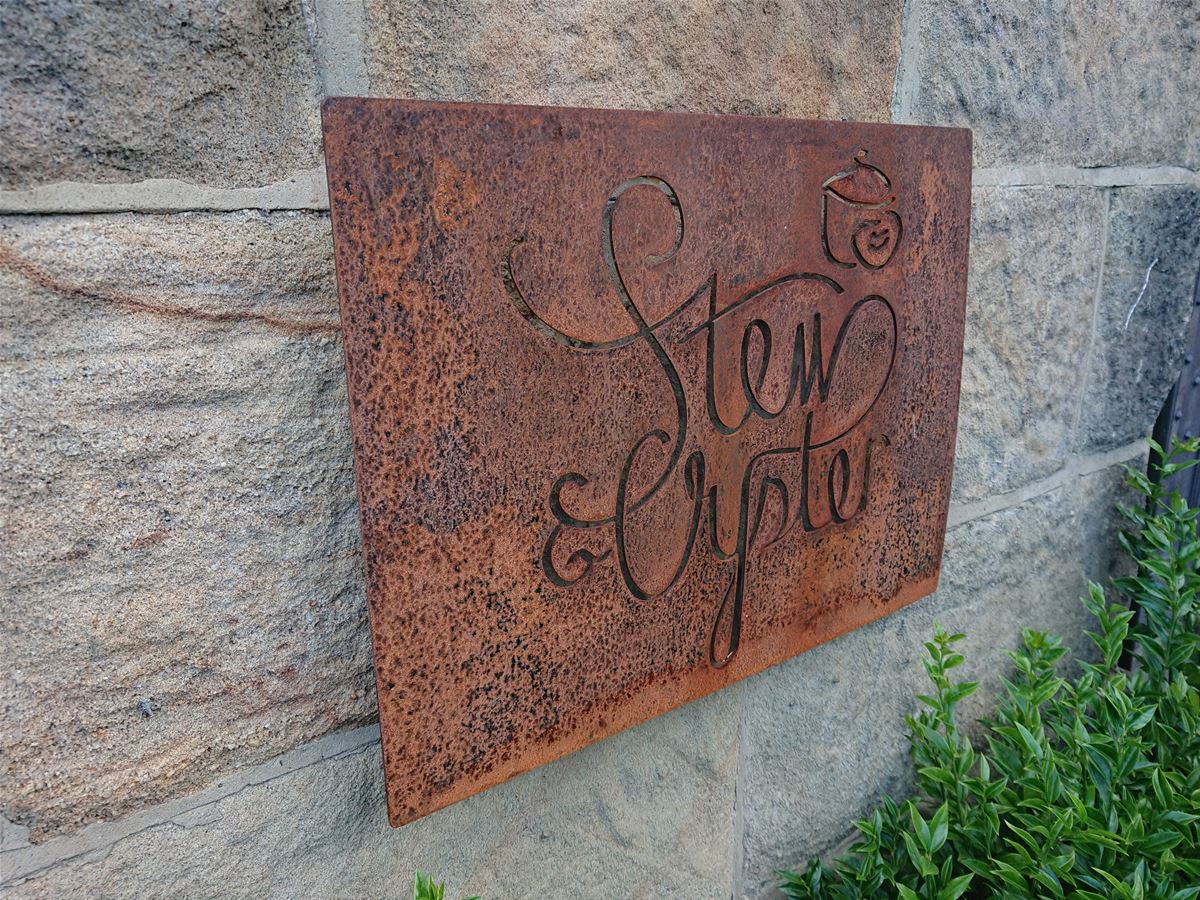 GRAPHICS & SIGNAGE