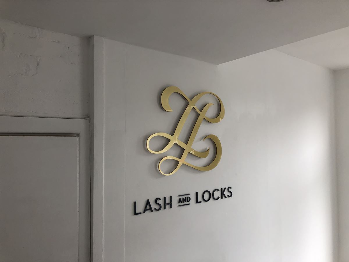 GRAPHICS & SIGNAGE