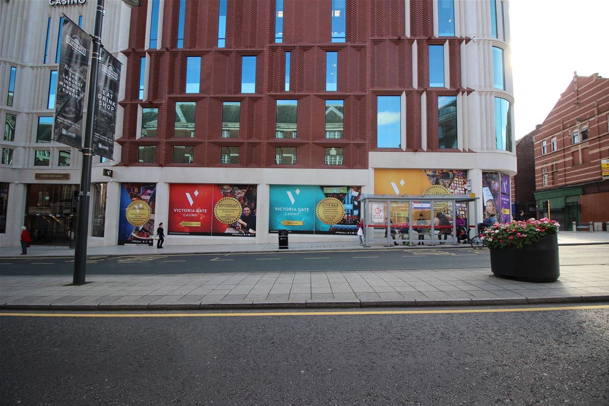GRAPHICS & SIGNAGE