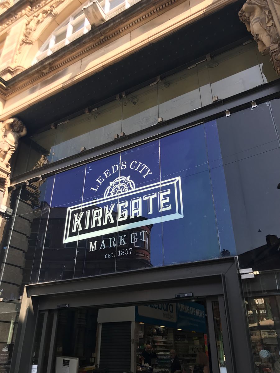 GRAPHICS & SIGNAGE