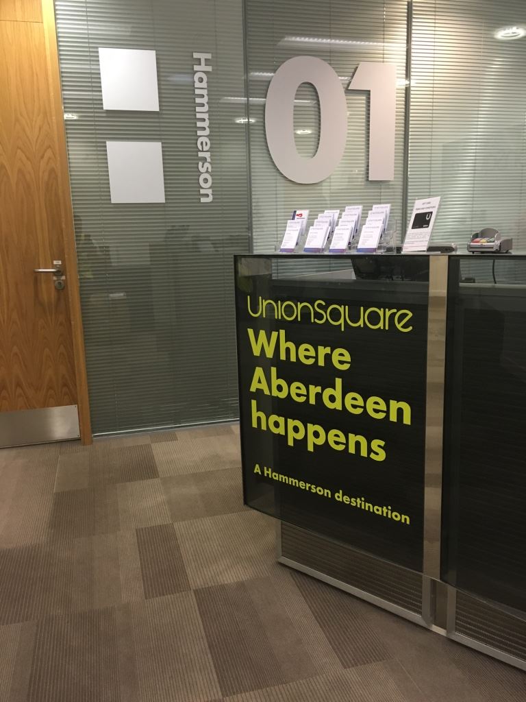 GRAPHICS & SIGNAGE